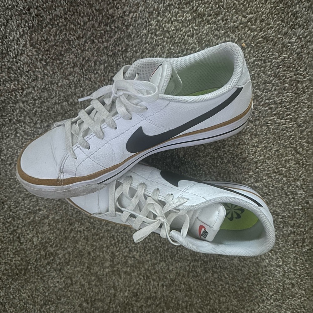 Nike White and Black Casual Shoes